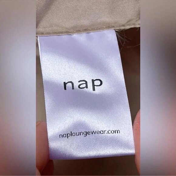 NAP loungewear Oversized Padded Down Puffer Coat in a neutral Sand size medium - Picture 10 of 13